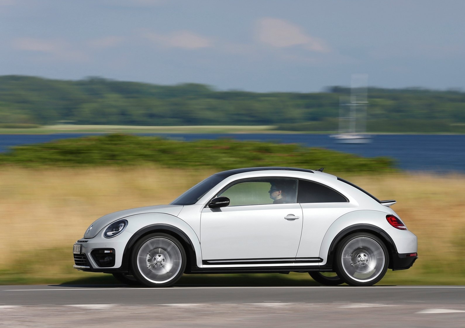 https://wcar.sets.lv/cars/Volkswagen/Beetle hečbeks/db682cbdf49a395eac25f3dae0992db9.jpg
